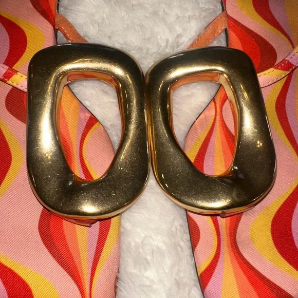 Jeffrey Campbell Wave Pattern Sandals with Gold Detail - Picture 7 of 8